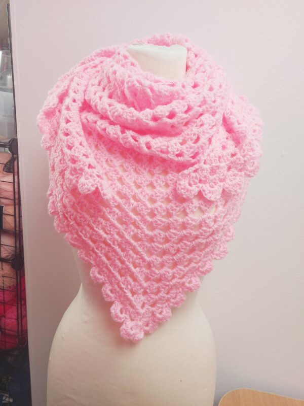 Omslagdoek licht roze omgeslagen